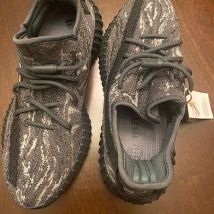 Yeezy Boost 350 V2. Brand new!